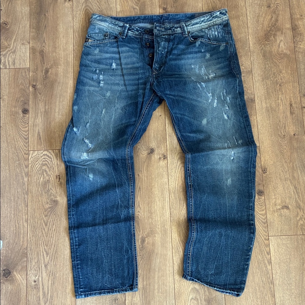 Diesel DARRON Men's Relaxed Fit Distressed Denim Jeans | 36 x 32